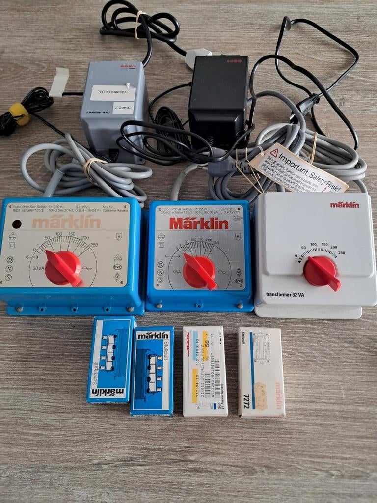 MARKLIN TRAFO'S EN SCHAKELKASTJES, Spelcomputers en Games, Spelcomputers | Nintendo Game Boy, Zo goed als nieuw, Overige modellen