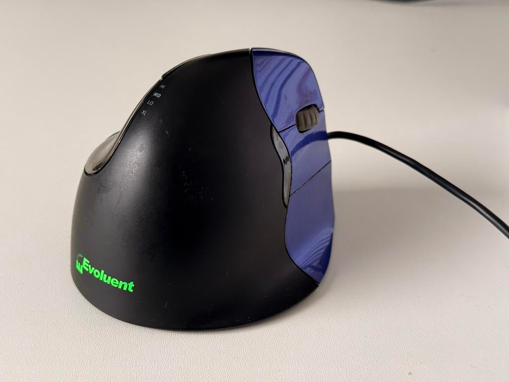 Ergonomische Evoluent Muis - Comfortabel en Efficiënt, Computers en Software, Muizen, Gebruikt, Muis, Rechtshandig, Bedraad, Ergonomisch