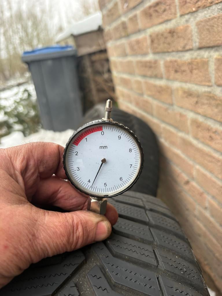 Vredestein Winterbanden Renault Scenic 3 - 205/60R16, Auto-onderdelen, Banden en Velgen, Ophalen, Gebruikt, 16 inch, Band(en)