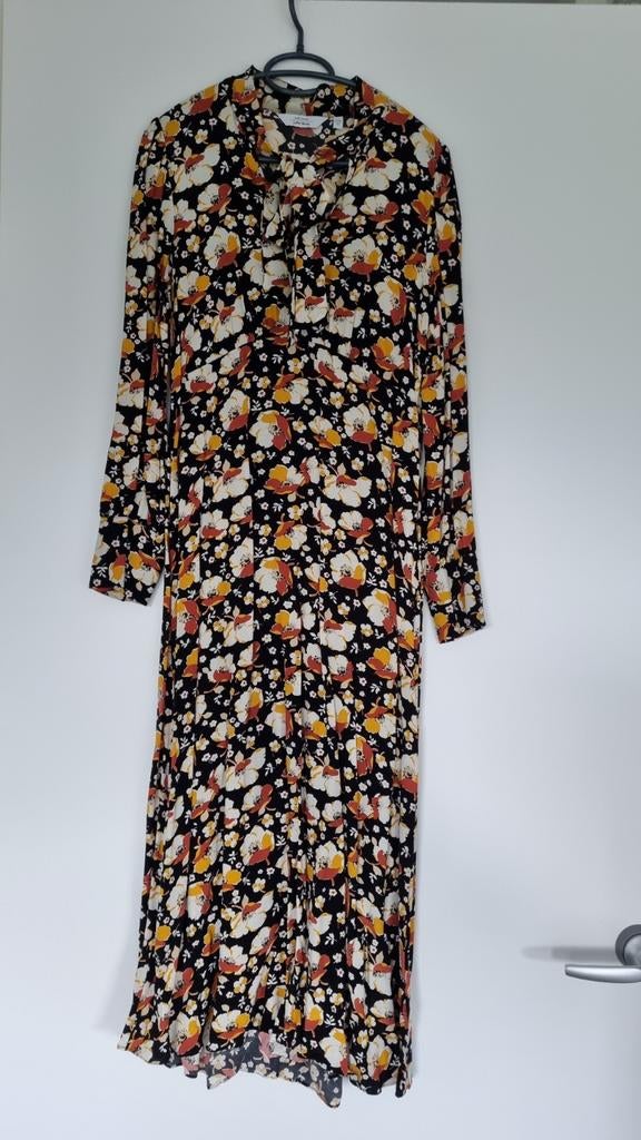& Other Stories - jurk zwart met oranje beige bloemen - mt M, Kleding | Dames, Maat 38/40 (M), Zwart, & Other Stories, Ophalen of Verzenden
