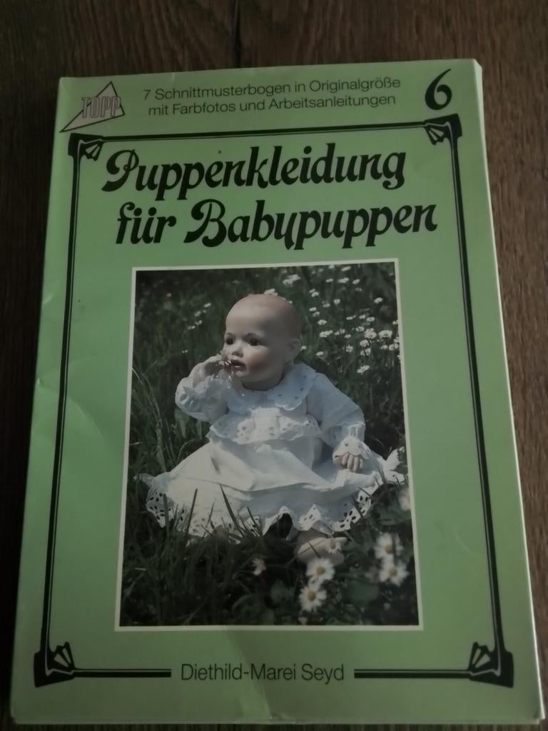 Leuke Poppenkleertjes patronen om te naaien, Ophalen of Verzenden, Zo goed als nieuw, Patroon