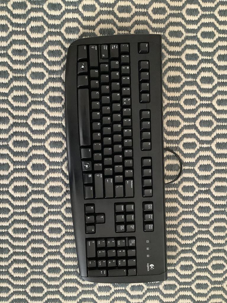 Logitech Toetsenbord., Ophalen of Verzenden, Gebruikt, Bedraad, Toetsenbord en muis-set