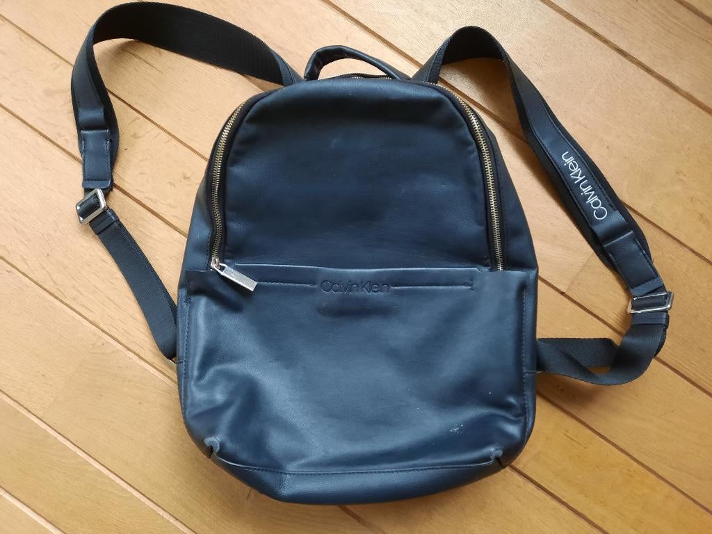 Calvin Klein laptop rugtas zwart leer, Sieraden, Tassen en Uiterlijk, Tassen | Rugtassen, Ophalen of Verzenden, Zo goed als nieuw