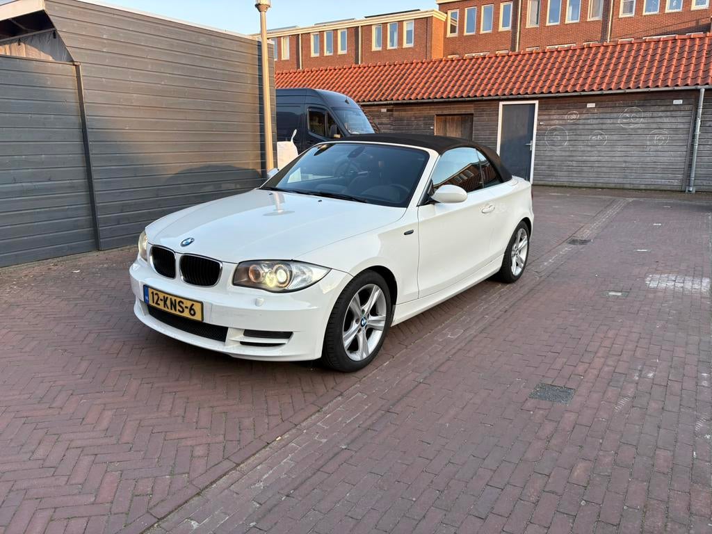 BMW 1-Serie 2.0 118I Cabrio 2010 Wit, Auto's, 1-Serie, Achterwielaandrijving, 1995 cc, Cabriolet