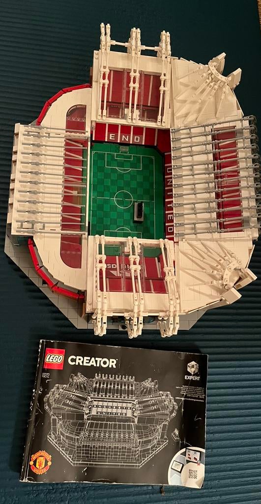 Lego Manchester United Stadion goede staat compleet, Ophalen, Zo goed als nieuw, Complete set, Lego