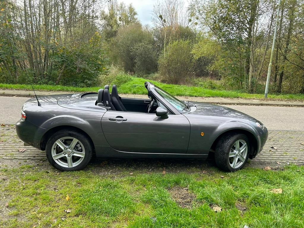 Mazda cabrio MX-5 NC 1.8 Touring Hardtop 2008 Grijs 44500 km, Achterwielaandrijving, 4 cilinders, Cabriolet, 1055 kg