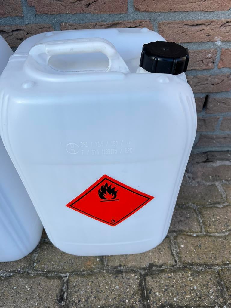 2 jerrycans 20 liter, Minder dan 75 liter, Ophalen, Zo goed als nieuw