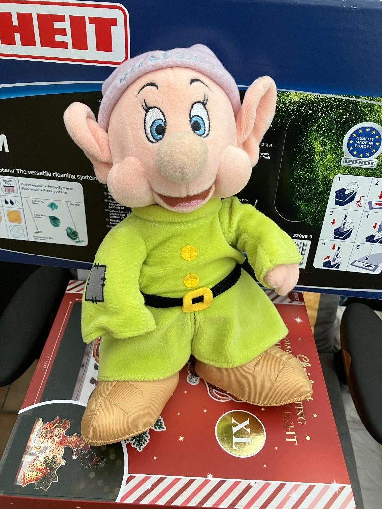 Dopey knuffel ( Disneyland Parijs ) Sneeuwwitje, Verzamelen, Ophalen of Verzenden, Sneeuwwitje of Doornroosje, Zo goed als nieuw