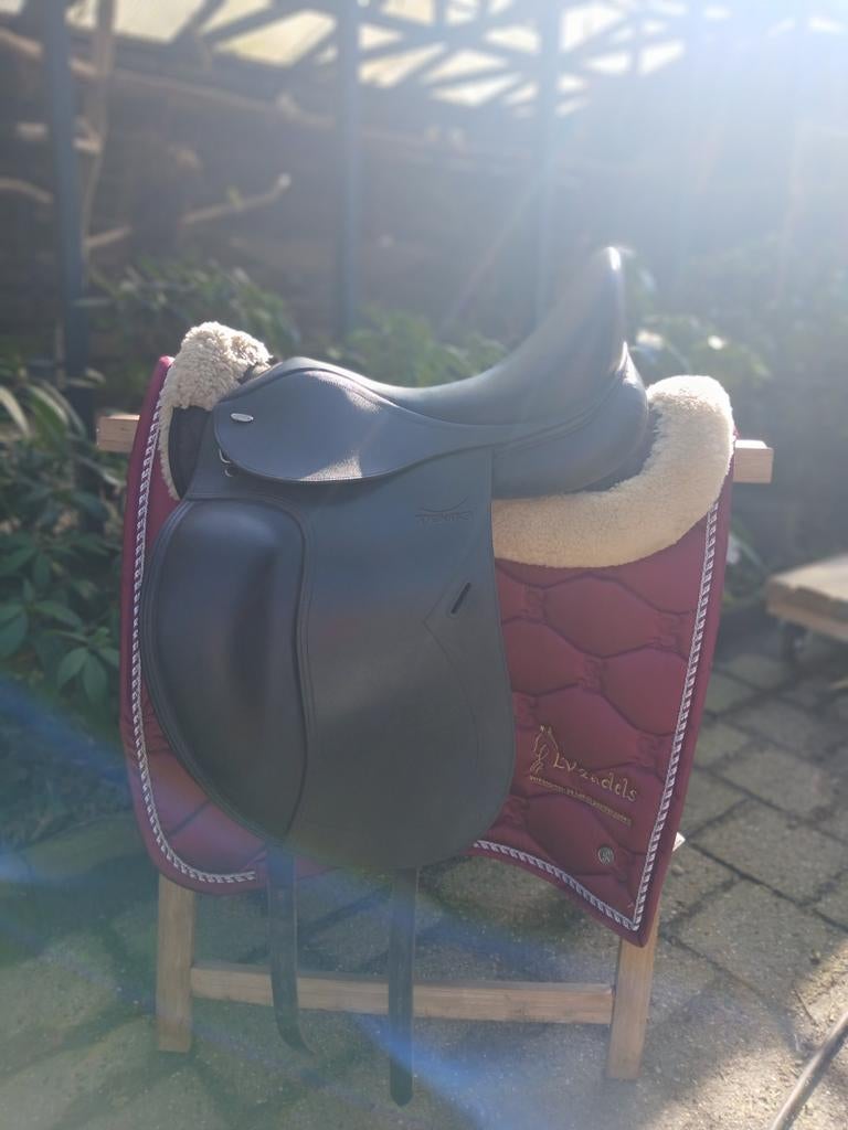 Tekna S Line Quik-Change zwart dressuurzadel 17 inch, Dieren en Toebehoren, Ophalen of Verzenden, Zo goed als nieuw, Dressuur