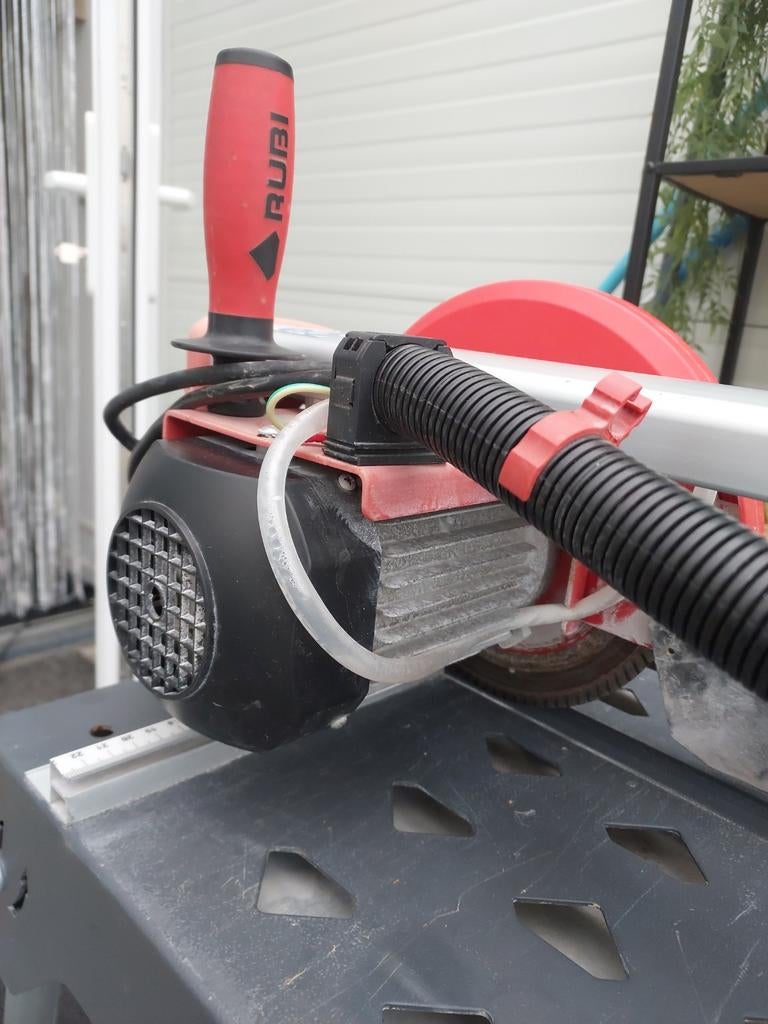 Rubi zaagtafel, Doe-het-zelf en Verbouw, Ophalen, Cirkelzaag, 70 mm of meer, Zo goed als nieuw