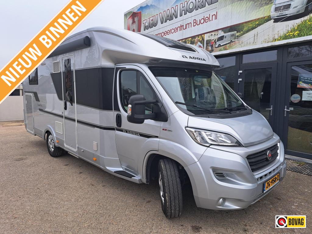 Adria Coral 670 DL Supreme Automaat 2019, Half-automaat, Ringverwarming, Fiat, Afzuigkap