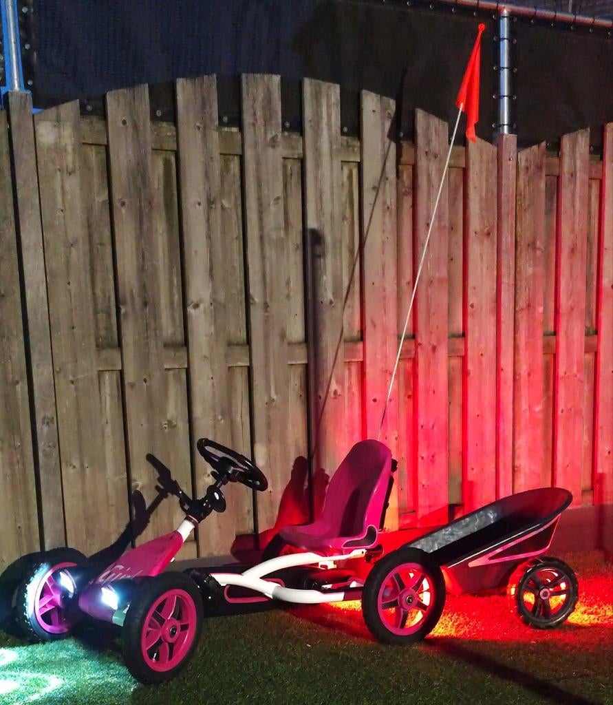 Berg Buddy White + Trekhaak + Aanhanger + Vlag   Nieuwstaat!, Ophalen, Zo goed als nieuw, Berg, Met kar of aanhanger