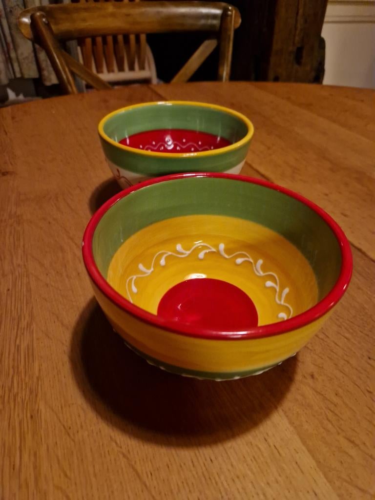 VROLIJKE SCHAALTJES 🌞🌞 INTERMEZZO TAPAS SERVIES  2x, Ophalen of Verzenden, Aardewerk, Overige stijlen, Schaal of Schalen