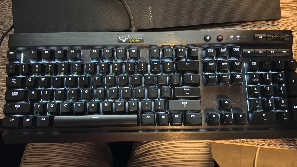 Corsair K70 RGB (cherry mx red), Ophalen, Gaming toetsenbord, Zo goed als nieuw, Bedraad
