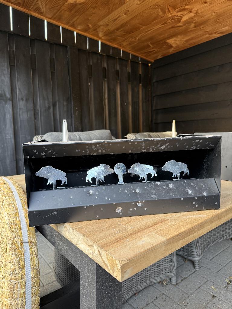 Schietkast magnetisch met targets zwijnontwerp, Ophalen, Gebruikt