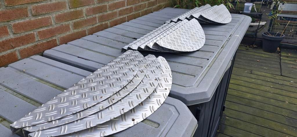 15 aluminium traanplaat traptreden - Goede staat, Doe-het-zelf en Verbouw, Ladders en Trappen, Ophalen