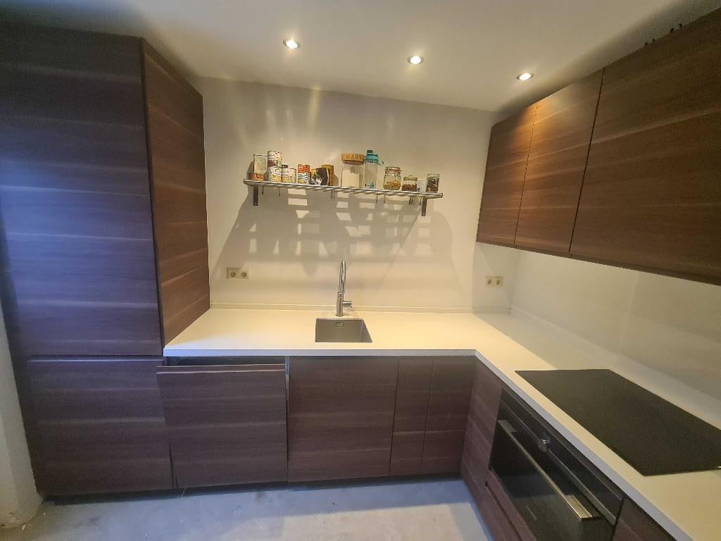 Modernehoekkeuken met Siemens apparatuur+QuookerGEDEMONTEERD