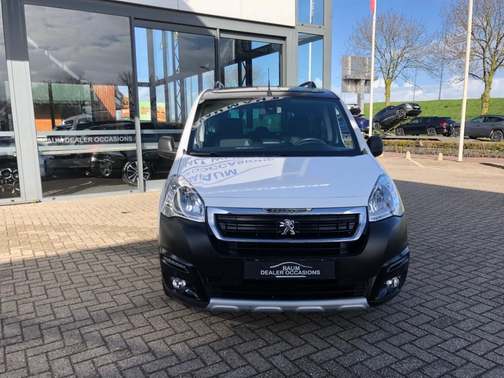 Peugeot PARTNER TEPEE 1.2 OUTDOOR NAVI PANO AIRCO/ECC PDC, Gebruikt, 1199 cc, Wit, Bedrijf