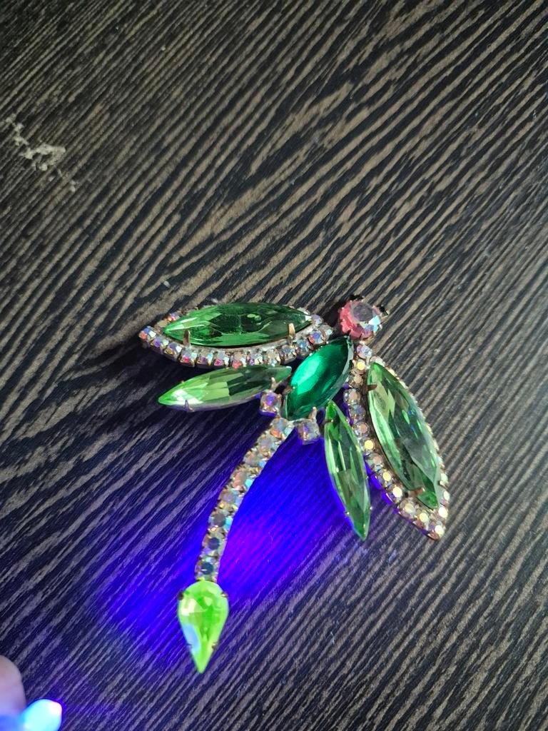 Vintage Handgemaakte Libelle Broche met Uranium Glas, Met kristal, Overige materialen, 4 tot 7 cm, Gebruikt