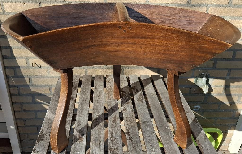 Antieke zaaibak, Ophalen