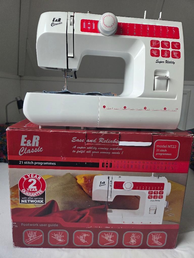 NaaimachineE&R (Toyota), Hobby en Vrije tijd, Naaimachines en Toebehoren, Zo goed als nieuw, Naaimachine, Overige merken, Ophalen of Verzenden