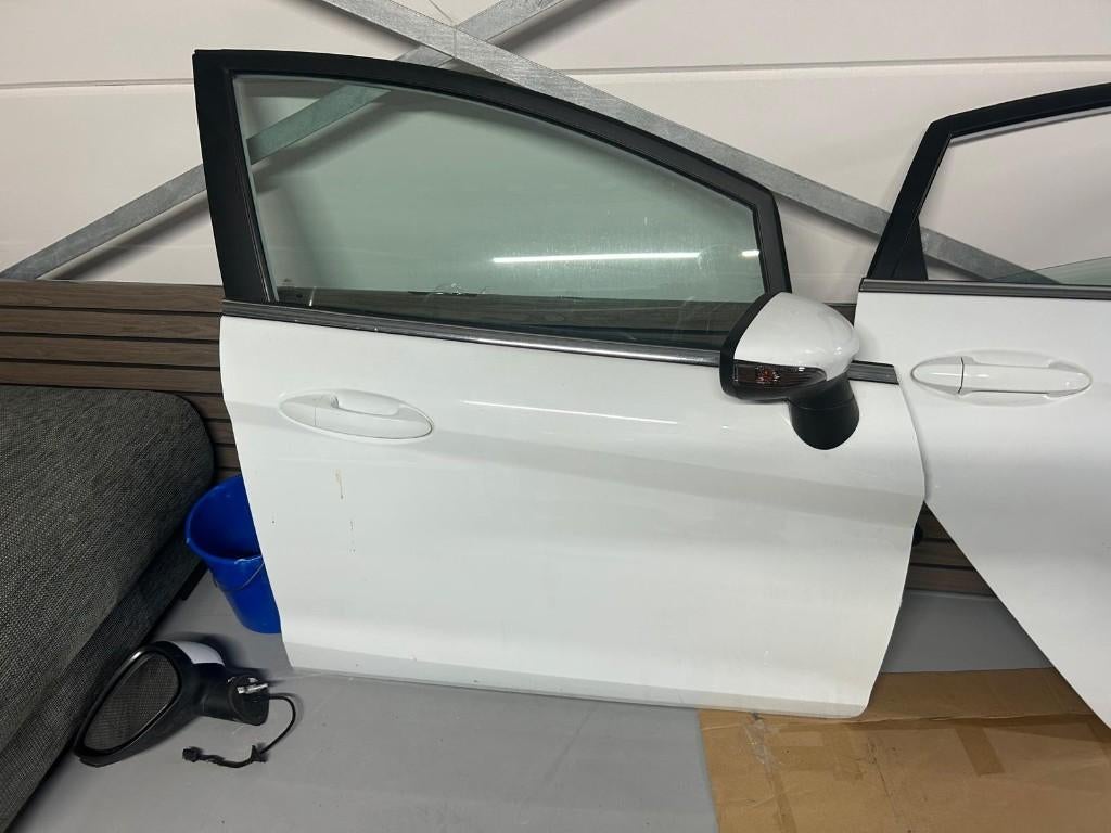 Deur 4Deurs rechts-voor van een Ford Fiesta 2012 bj, Auto-onderdelen, Ophalen, Gebruikt, Deur, Ford