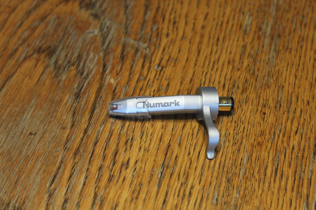 Numark element met goede naald en sleeve, Audio, Tv en Foto, Platenspelers, Ophalen of Verzenden, Zo goed als nieuw, Platenspeler-onderdeel
