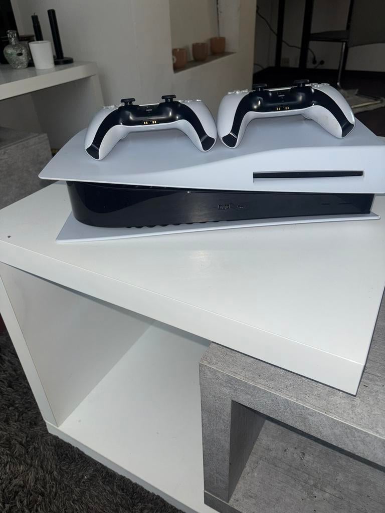 PS5 Console Bundle + 2 Controllers (Ophalen voor discount), Ophalen, Zo goed als nieuw