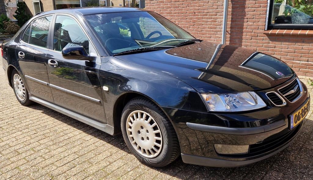 Saab 9-3 1.8 T Sport Sedan AUT 2005 Zwart, Auto's, 1998 cc, Stof, 4 cilinders, Zwart