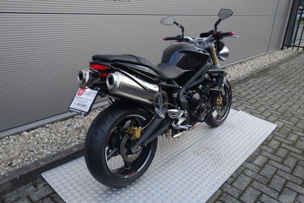 TRIUMPH STREET TRIPLE 675 (bj 2010) - foto 3