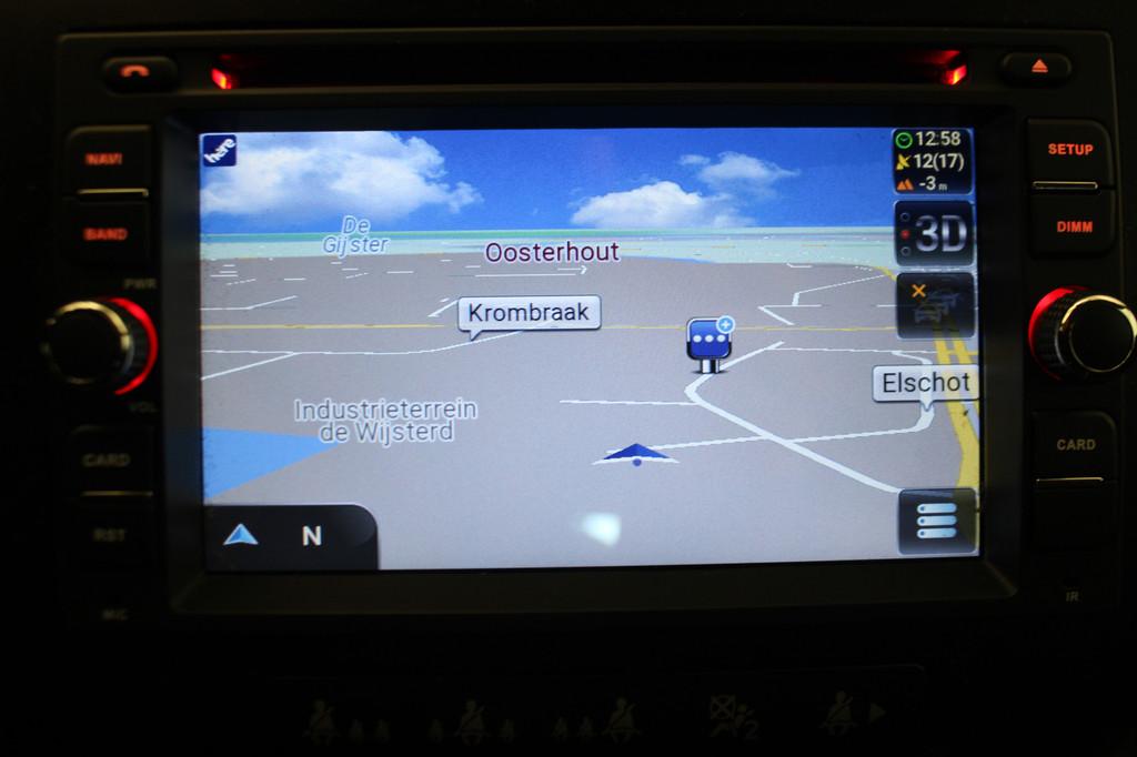 Nissan QASHQAI 1.6 Acenta *Pasen Geopend!* (bj 2007), Voorwielaandrijving, 1272 kg, Gebruikt, Zwart