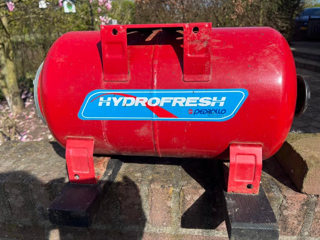 Drukvat hydrofoor Pedrollo en rvs aansluitslang, Tuin en Terras, Waterpompen, Ophalen, Gebruikt, Hydrofoorpomp