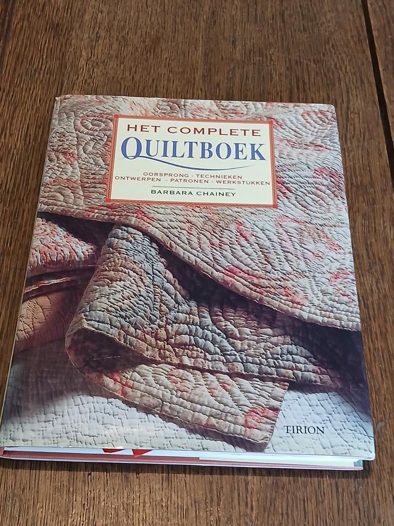 HET COMPLETE QUILTBOEK, MET VEEL EXTRA'S ALS NIEUW.., Ophalen of Verzenden, Zo goed als nieuw, Overige onderwerpen