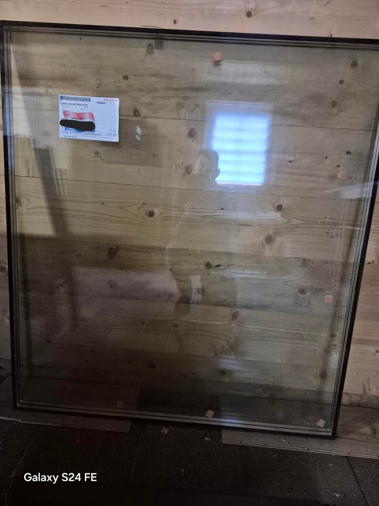 Raam zonder kozijn van 978 x 1081 ophalen uit Muntendam, Ophalen, Minder dan 80 cm, Gevelraam of Ruit