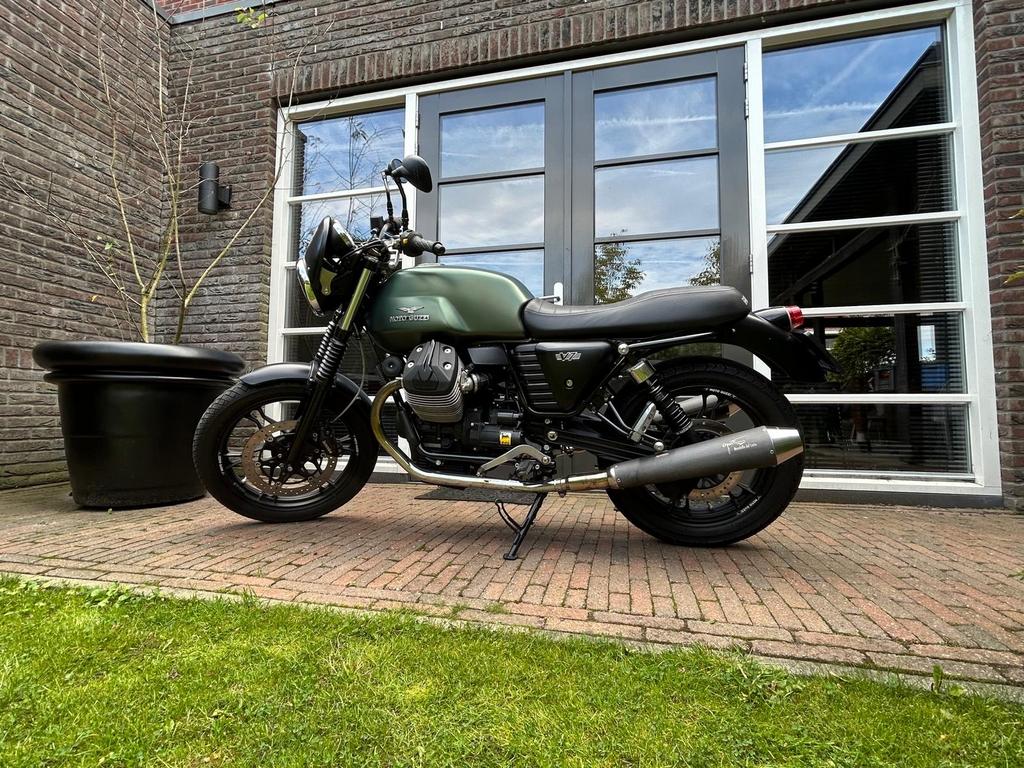 Mooie Moto Guzzi V7 - Klassieke Stijl, Moderne Prestaties, Motoren, Motoren | Moto Guzzi, 2 cilinders, 744 cc, Particulier, Meer dan 35 kW