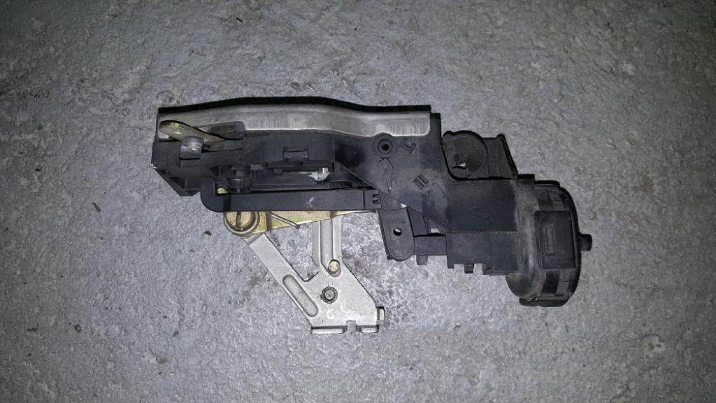 Slotmechaniek Mercedes-Benz W168 1999 links-voor, Ophalen of Verzenden