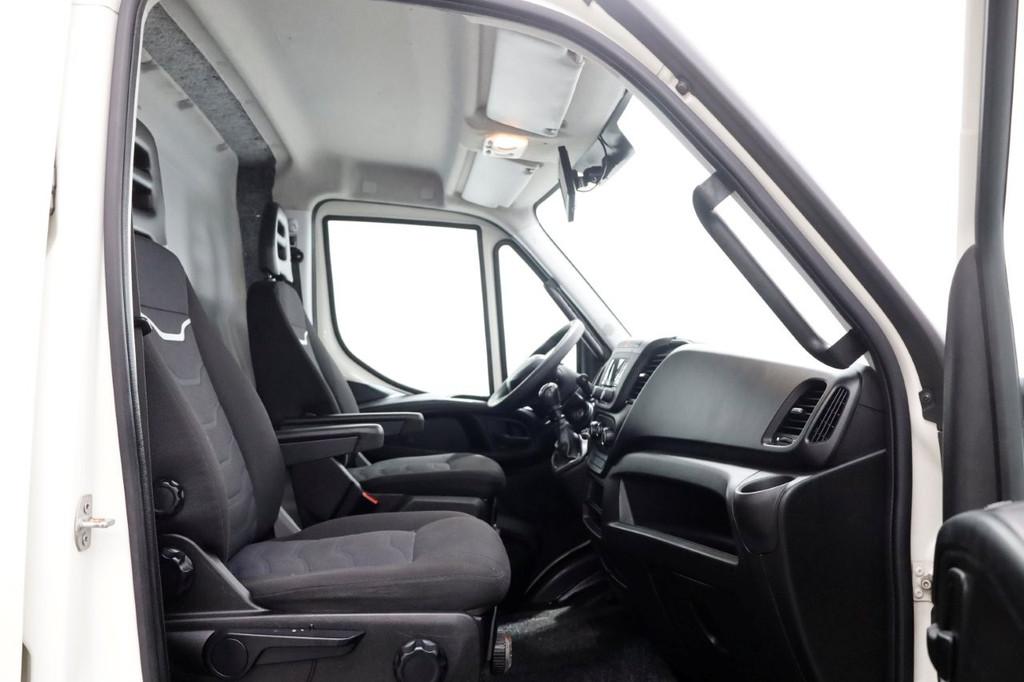 Iveco Daily 35C16 160pk L2H2 Dubbel Lucht Airco/Trekhaak 350, 13 km/l, Achterwielaandrijving, Gebruikt, Euro 6