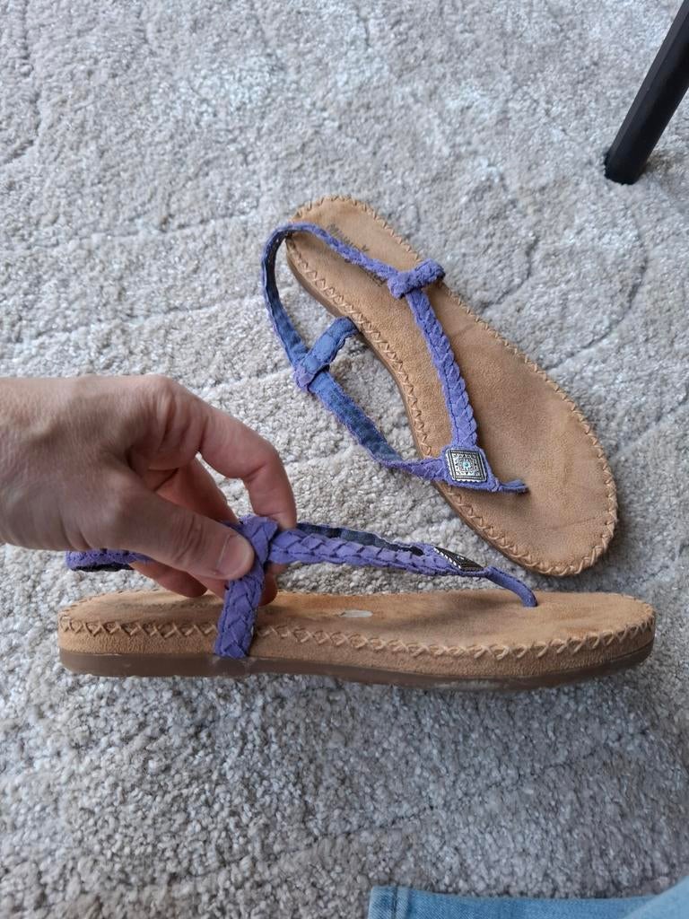 Minnetonka sandalen slippers paars zgan maat 40 nieuwstaat, Ophalen of Verzenden