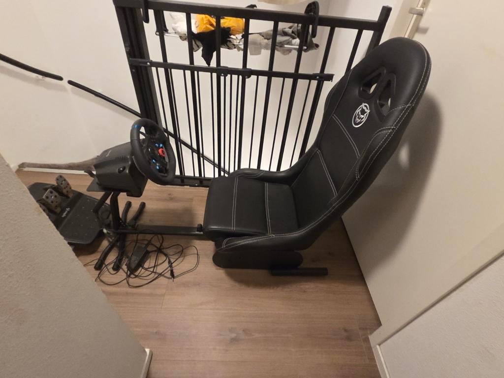 Complete Playseat met racestuur en pedalen, Spelcomputers en Games, Ophalen of Verzenden, Overige merken, Gebruikt