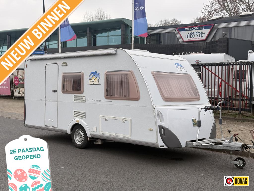 Knaus Sudwind 450 EU met mover en luifel, ((Zondag open)), Bedrijf, Treinzit, 4 tot 5 meter, Knaus