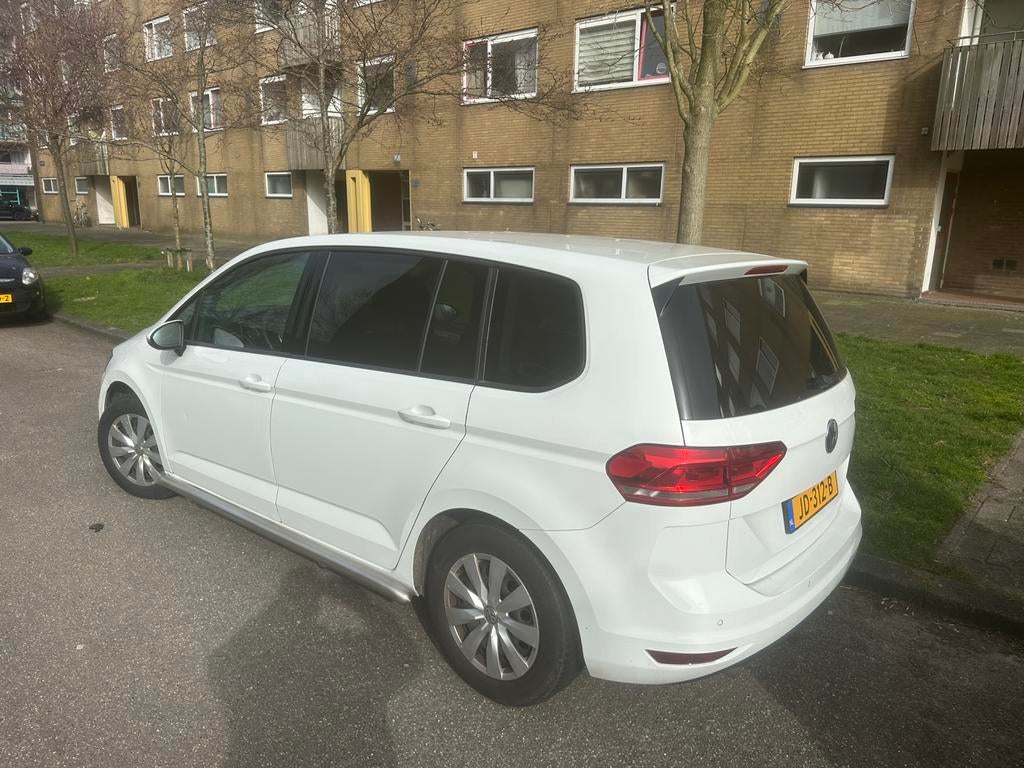 Volkswagen Touran 2.0 TDI 110KW/150PK 6-DSG 2016 Wit, Auto's, 1800 kg, 4 cilinders, Wit, Origineel Nederlands