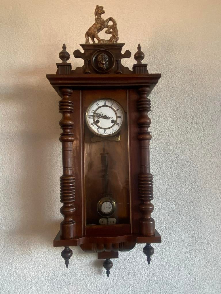 Hangende Klok - Prachtig Houten Design, Antiek en Kunst, Ophalen