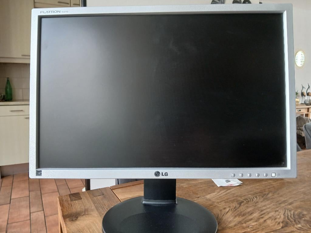 LG 22 inch monitor, Gebruikt, 3 tot 5 ms, Full HD, Ophalen of Verzenden