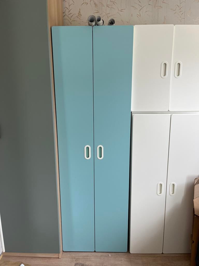 IKEA Stuva kast blauw/mint met roede, manden en planken, Ophalen, Kunststof, Gebruikt, 50 tot 100 cm