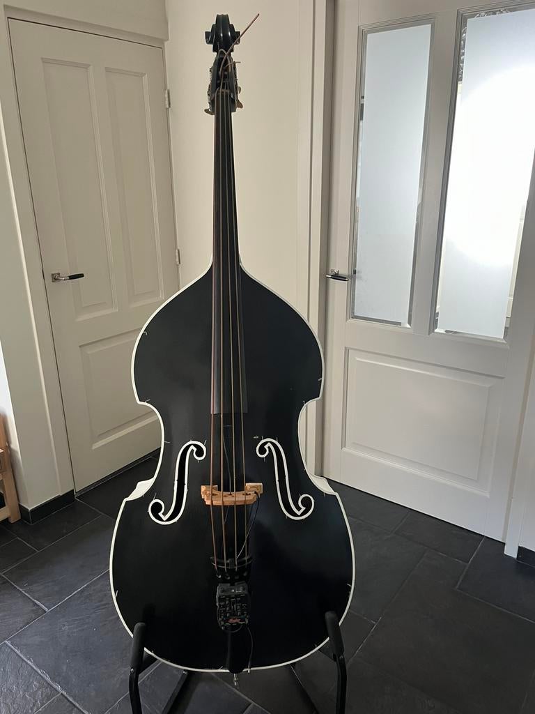 Semi akoestische contrabas, 3/4 met standaard, Muziek en Instrumenten, Ophalen of Verzenden, Gebruikt, Semi-akoestisch, Fretloos