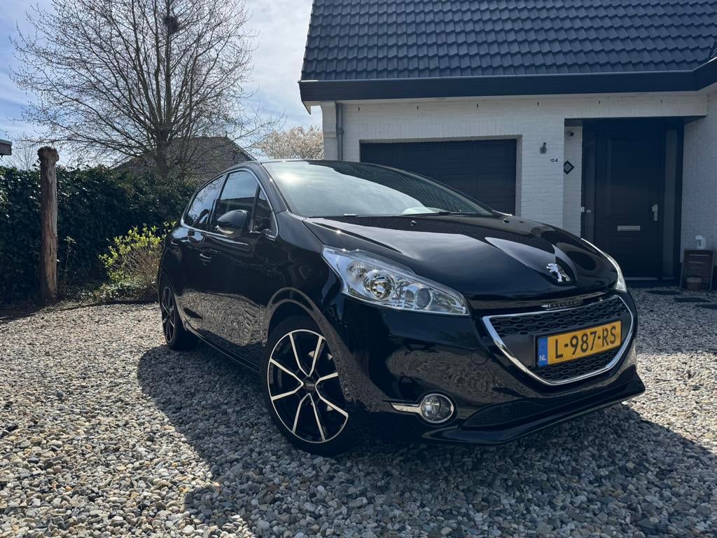 Peugeot 208 1.6 VTI 88KW/120PK 5-D 2012 Zwart, Auto's, Peugeot, Voorwielaandrijving, Euro 5, Zwart, 4 cilinders