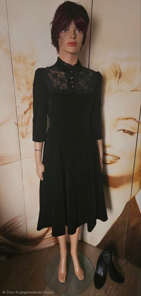 Hearts & Roses London Nightshade Velvet gothic pin up jurk, Kleding | Dames, Maat 38/40 (M), Zwart, Ophalen of Verzenden, Gedragen