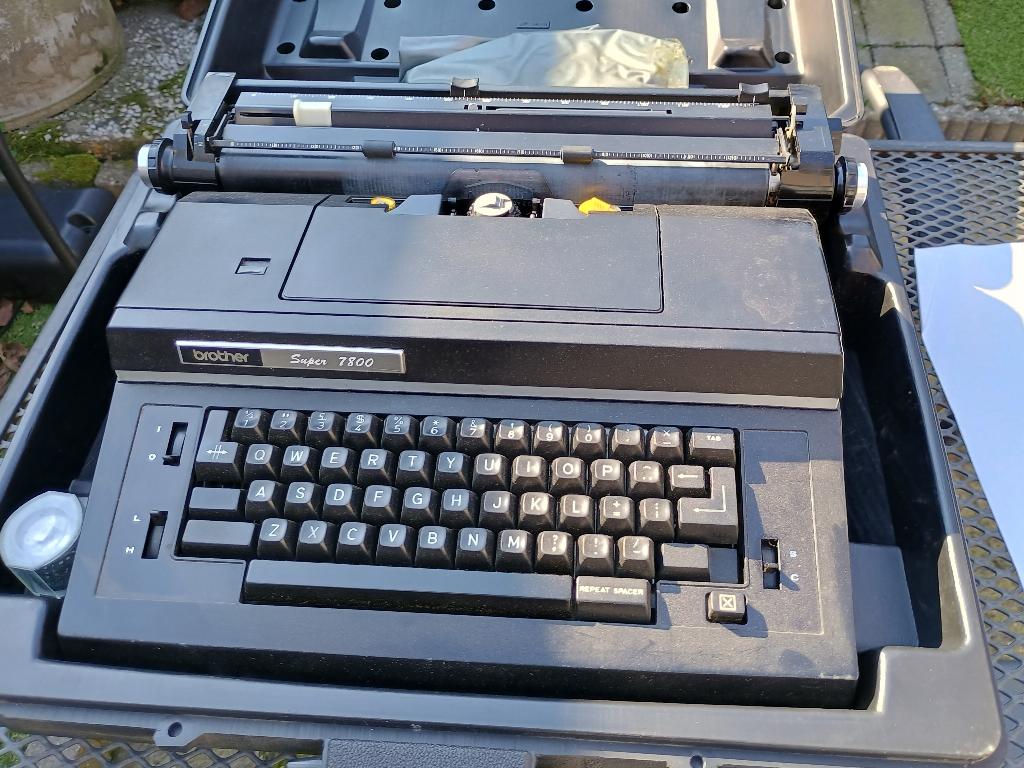 Brother  elektrische Typemachie, Diversen, Typemachines, Ophalen, Zo goed als nieuw