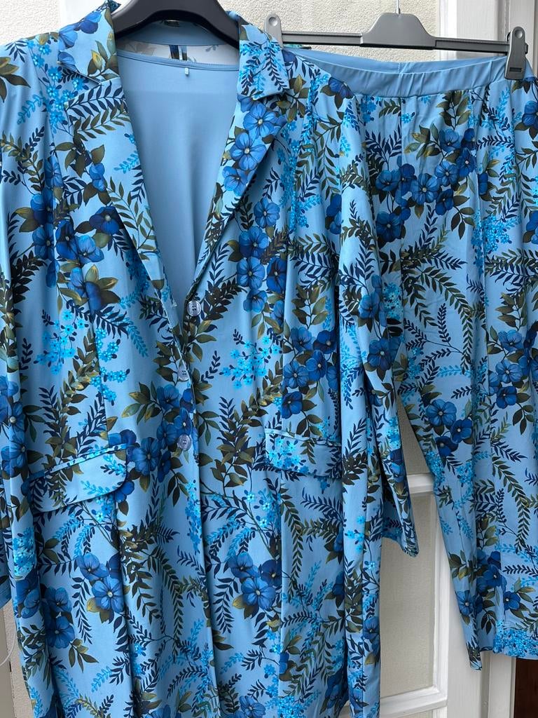 Plusbasics blazer mt 52 en 7/8 broek mt 54 zgan collectie 25, Ophalen of Verzenden, Zo goed als nieuw, Blauw, Broek of Spijkerbroek