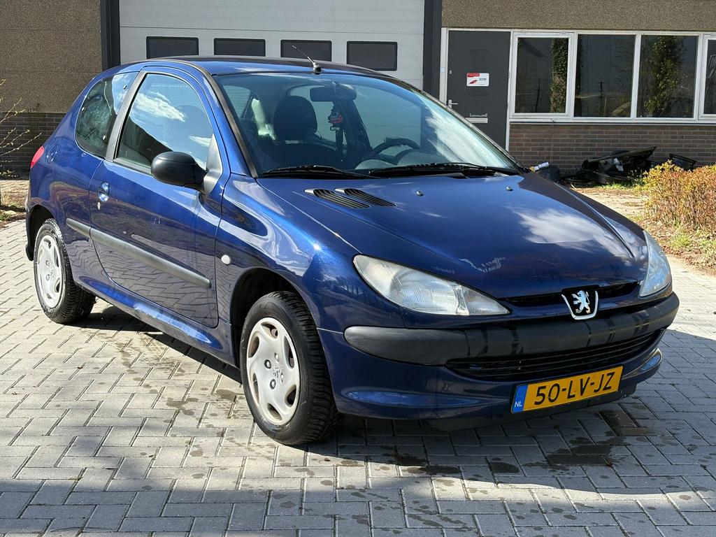 Peugeot 206 1.4 |ONDERHOUD|WEINIG KILOMETERS|APK NIEUW|NAP, Auto's, Voorwielaandrijving, 31 €/maand, 4 cilinders, Blauw